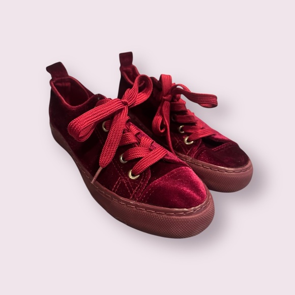 Girls Twisted Maroon Velvet Lace Up Shoes Sneakers Size 13 - Picture 2 of 7